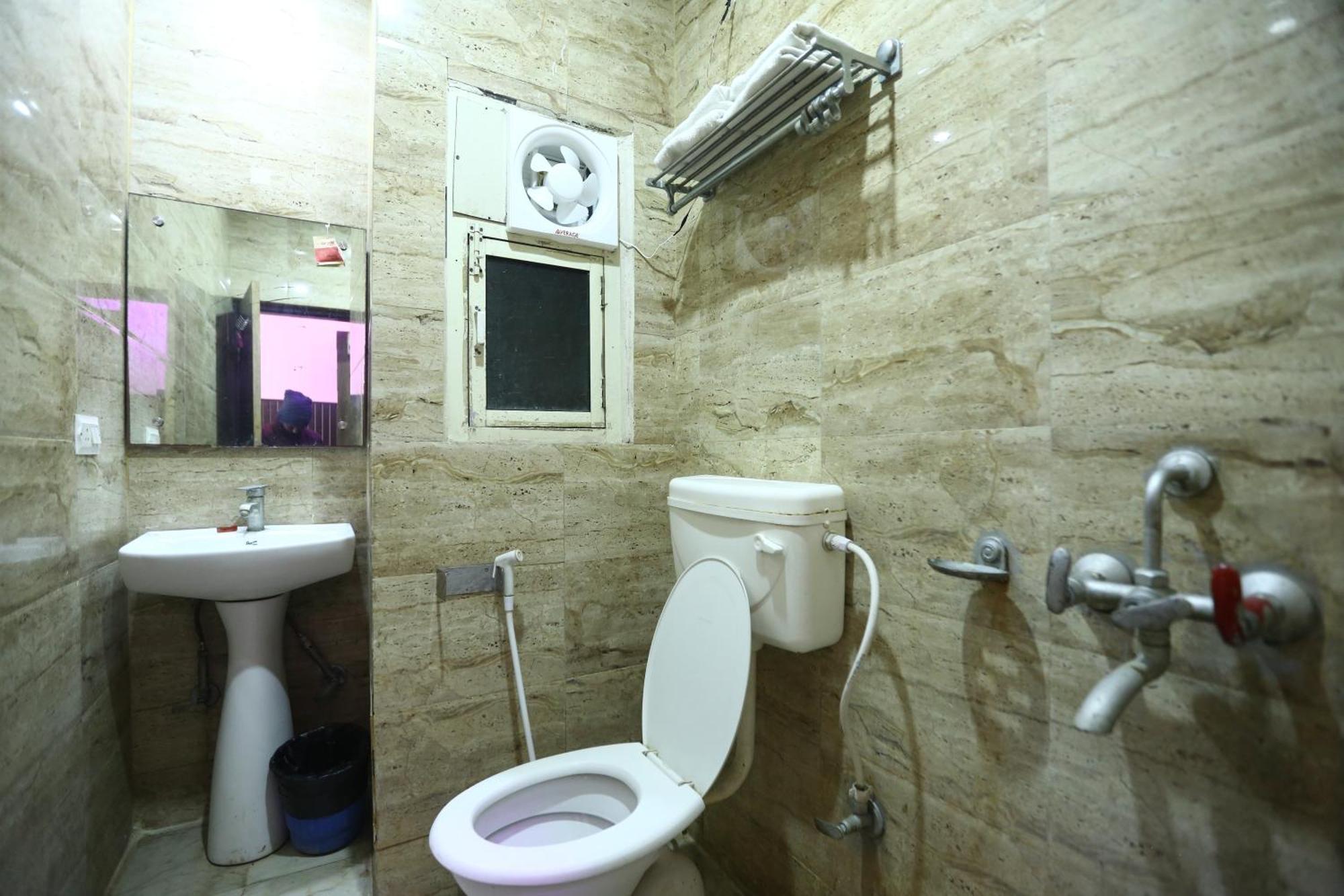24 Hotel & Resort Agra  Exterior photo