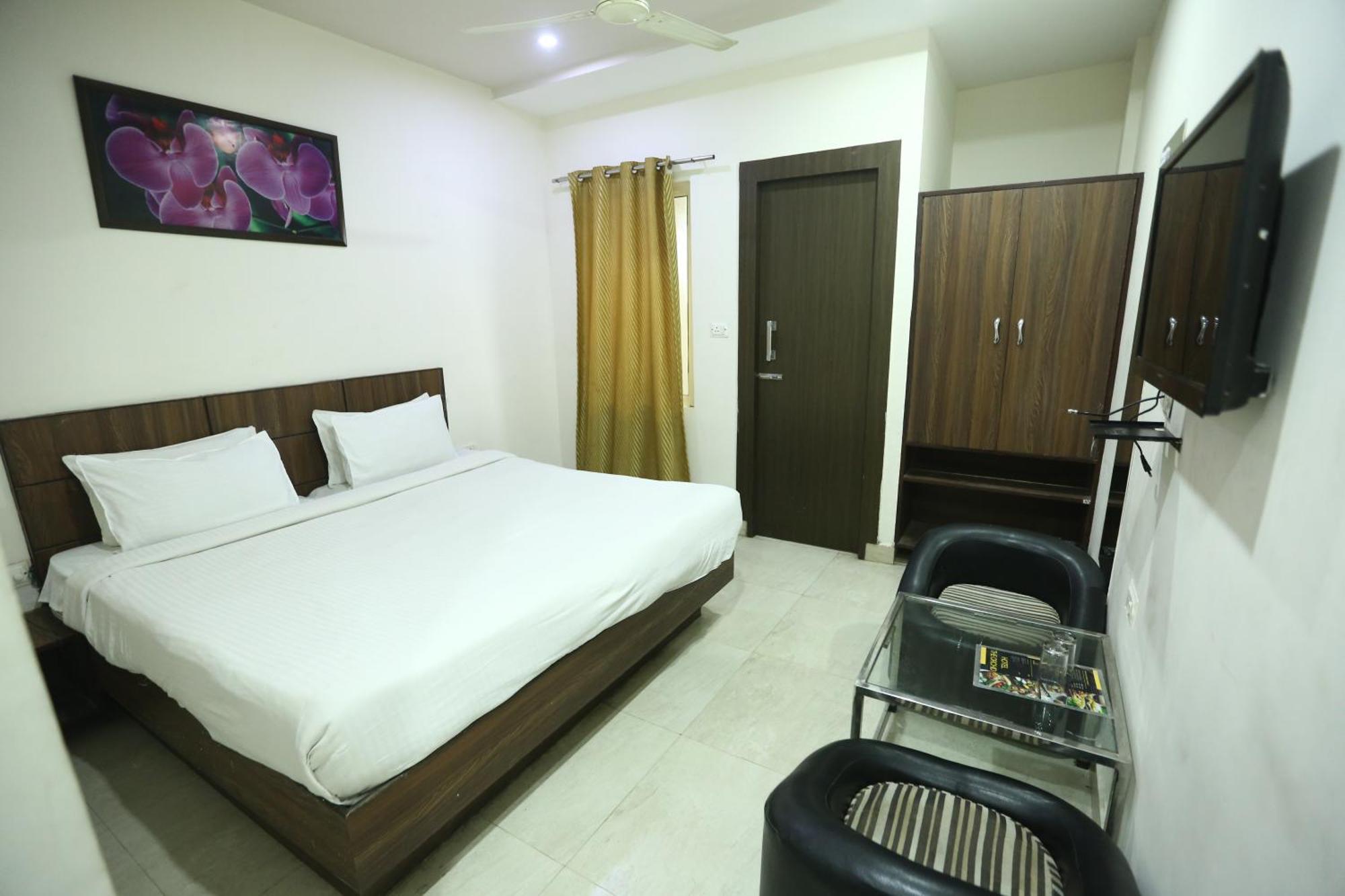 24 Hotel & Resort Agra  Exterior photo