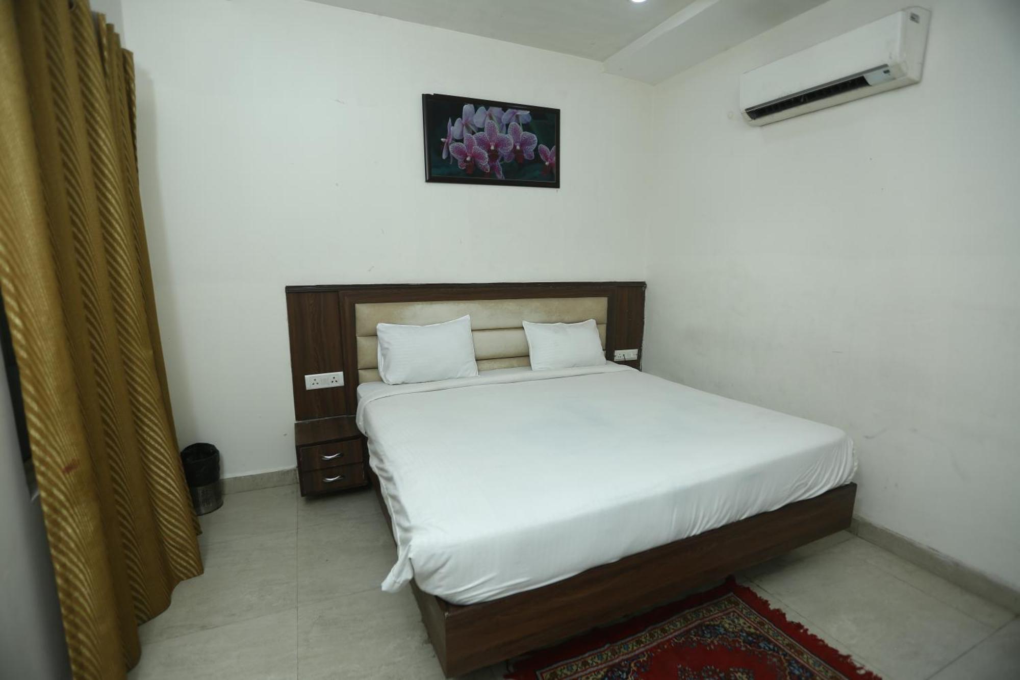 24 Hotel & Resort Agra  Exterior photo